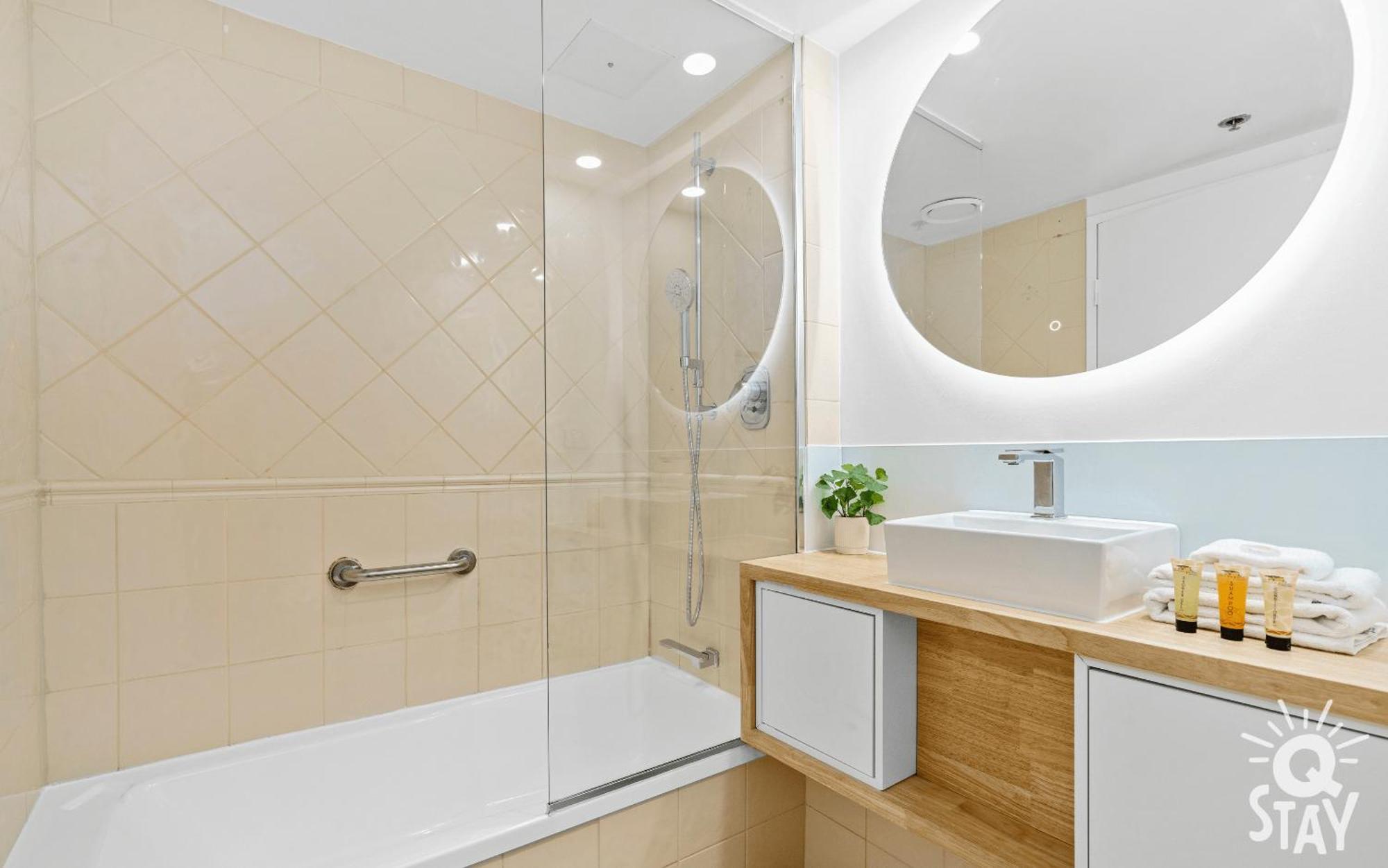 Legends Surfers Paradise Mid Week Madness Deal - Q Stay Gold Coast Dış mekan fotoğraf